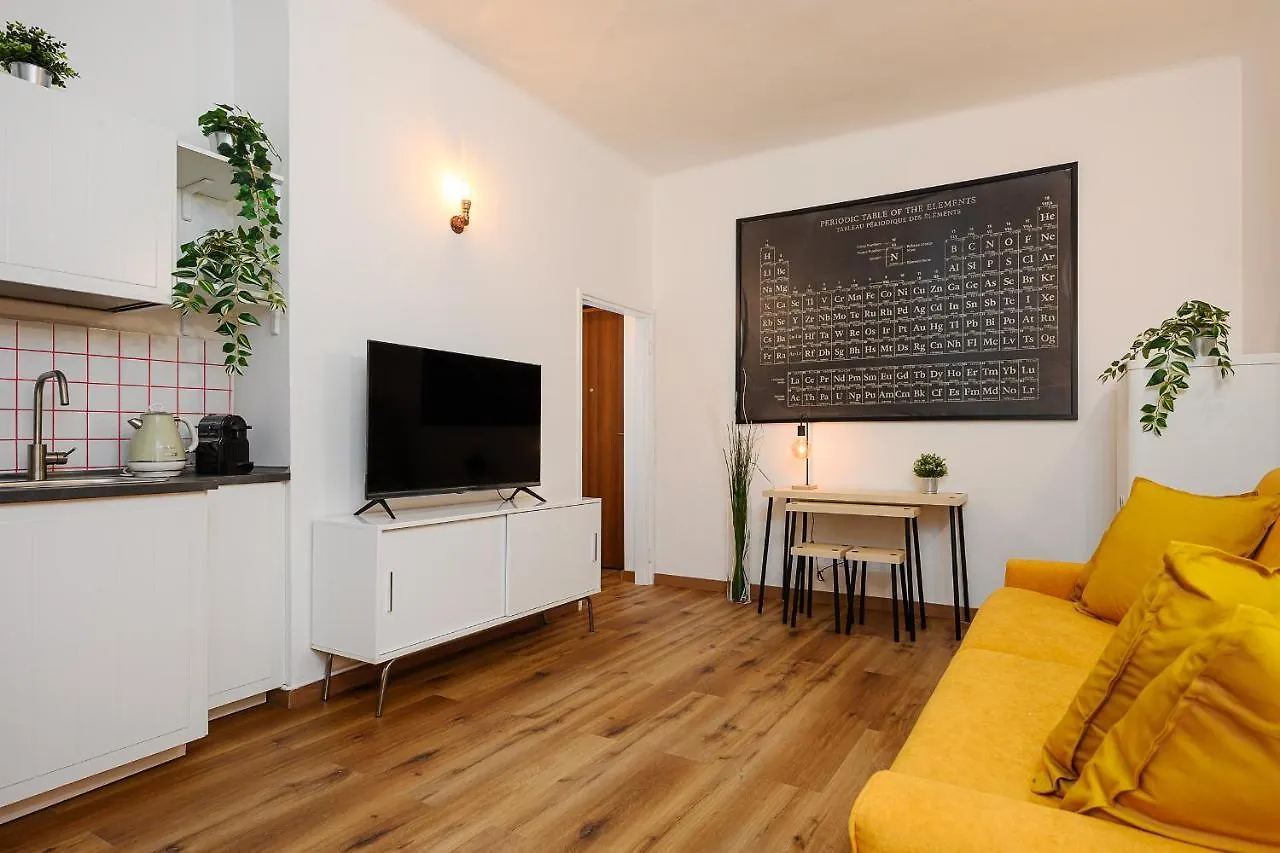 Tito Livio 35 - Monolocale Cool location